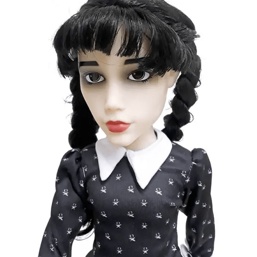 Boneca Wandinha e Mãozinha