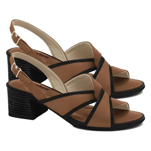Sandália Comfortflex Casual Vernix Glam Plus Caramelo/Preto