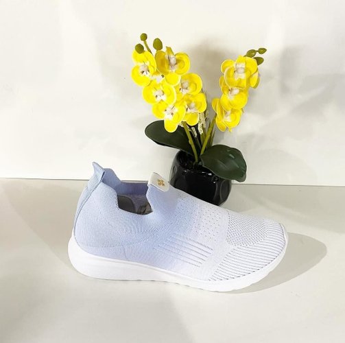 Tenis Feminino Leve e Confortável Branco com Azul Claro
