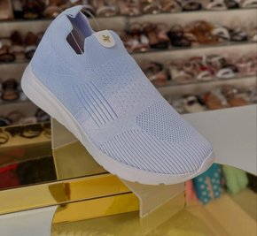 Tenis Feminino Leve e Confortável Branco com Azul Claro