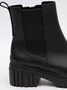Bota Petite Jolie Chelsea Preto com Solado Tratorado